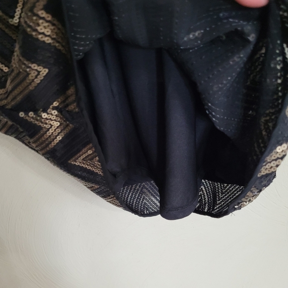 H&M Black Gold V-Neck Chevron Sequins Night Out Dress Size Women's Small 6 - Picture 6 of 10